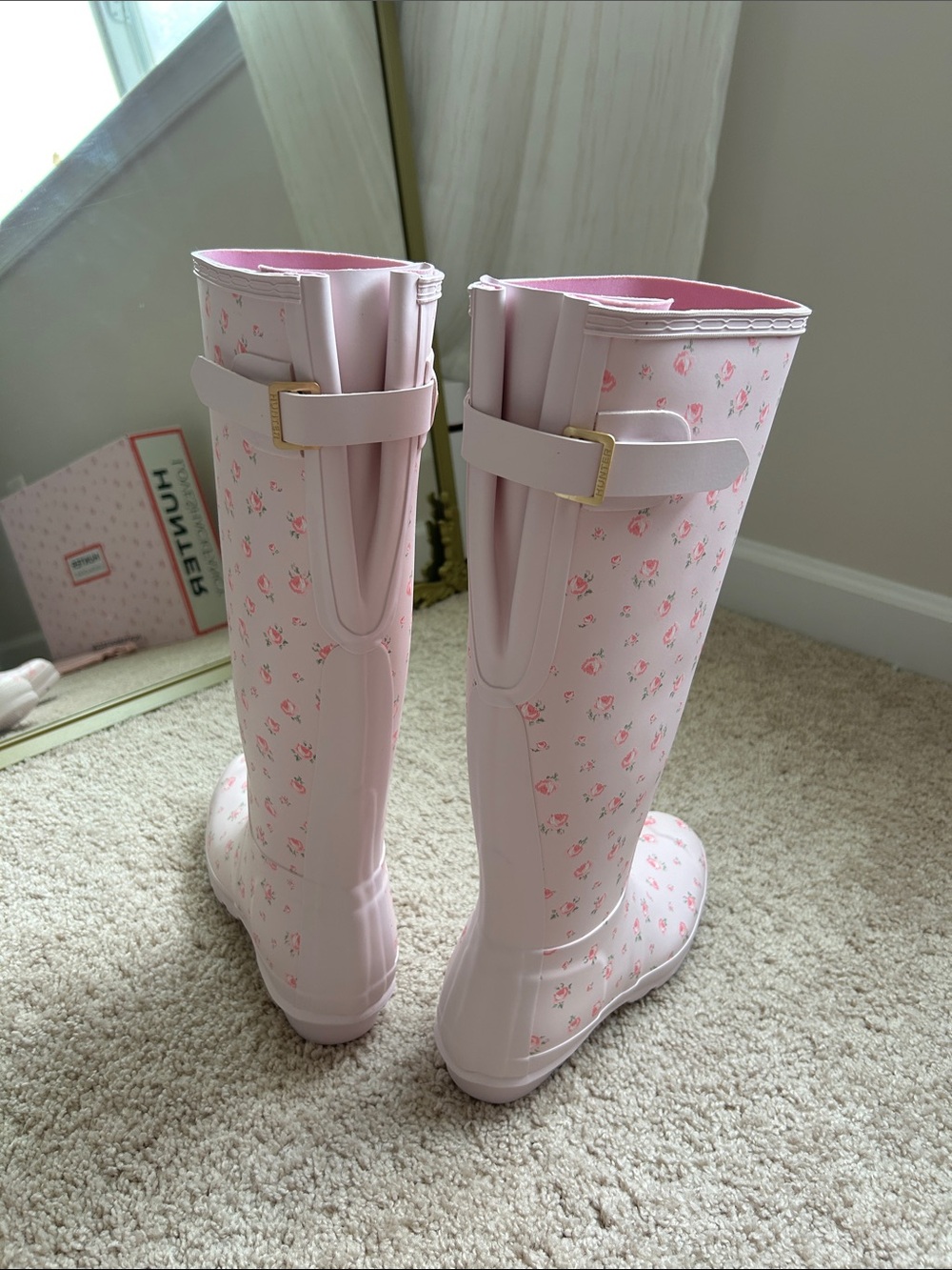 Hunter *LoveFancyShack rain boots. Size 8 - Picture 11 of 17